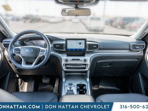 Used 2023 Ford Explorer XLT w/ Equipment Group 202A AWD/4WD image 3