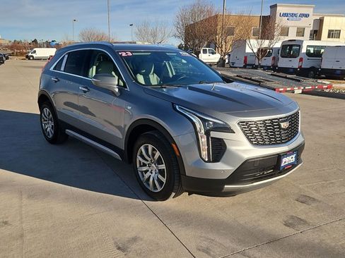 Used 2023 Cadillac XT4 Premium Luxury image 3