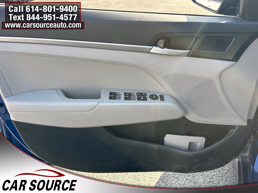 Used 2019 Hyundai Elantra SE FWD image 13