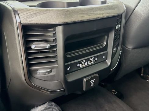 Used 2026 RAM 2500 Limited AWD/4WD image 25