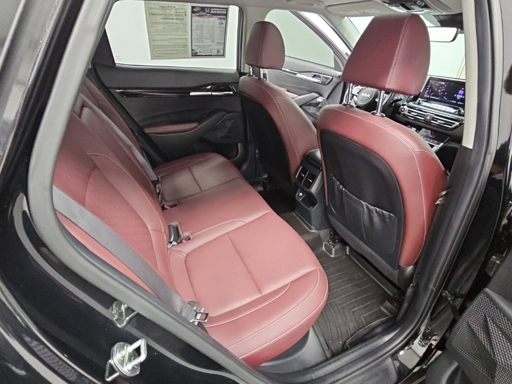 Used 2023 Kia Seltos SX w/ SX Sunroof Package AWD/4WD image 36