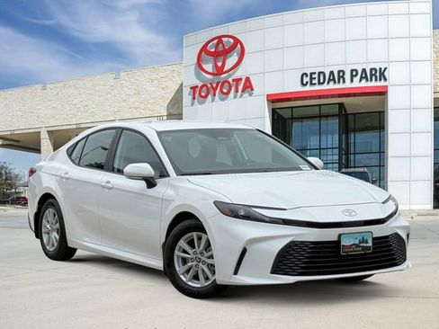 Used 2026 Toyota Camry LE w/ Convenience Package FWD image 1