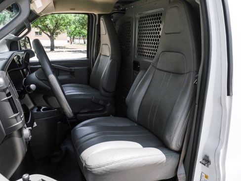 Used 2023 Chevrolet Express 3500 w/ Driver Convenience Package RWD image 29