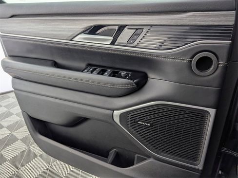 Used 2024 Jeep Wagoneer Series II image 28