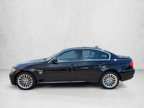 Used 2011 BMW 335i xDrive Sedan AWD/4WD image 2