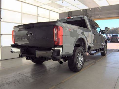 Used 2025 Ford F250 XLT AWD/4WD image 3