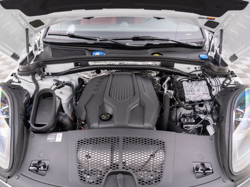 New 2026 Porsche Macan Turbo image 29