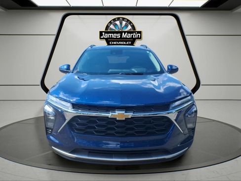 Certified 2024 Chevrolet Trax LT FWD image 2
