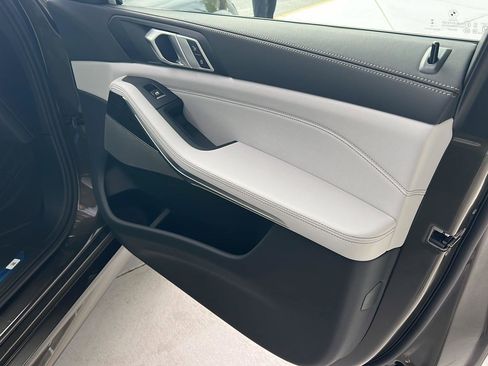 New 2026 BMW X5 sDrive40i image 16