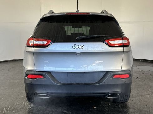 Used 2016 Jeep Cherokee Latitude w/ Comfort/Convenience Group image 10