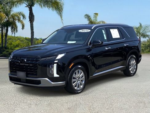 Used 2024 Hyundai Palisade SEL FWD image 2
