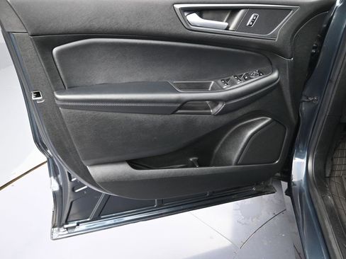 Certified 2022 Ford Edge SE w/ Black Appearance Package image 10