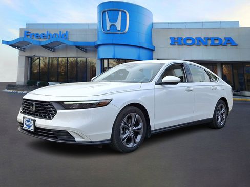 Certified 2023 Honda Accord EX image 3