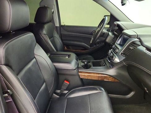 Used 2017 Chevrolet Suburban LT w/ LT Signature Package AWD/4WD image 26