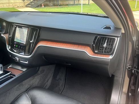 Certified 2025 Volvo V60 B5 Cross Country Plus AWD/4WD image 21