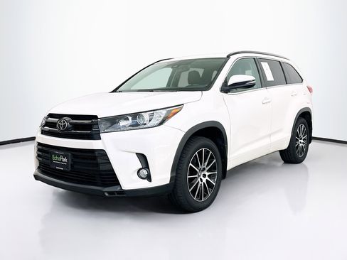 Used 2018 Toyota Highlander SE AWD/4WD image 3