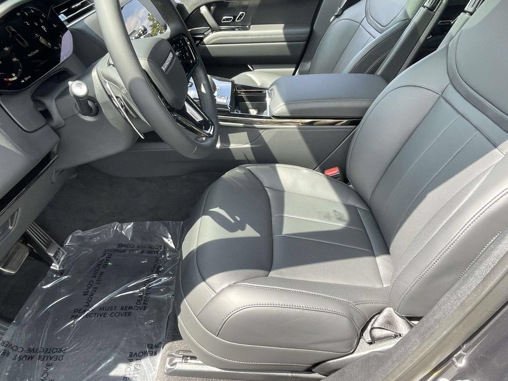 New 2026 Land Rover Range Rover Sport Dynamic SE AWD/4WD image 14