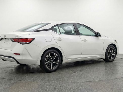Used 2025 Nissan Sentra SV FWD image 9