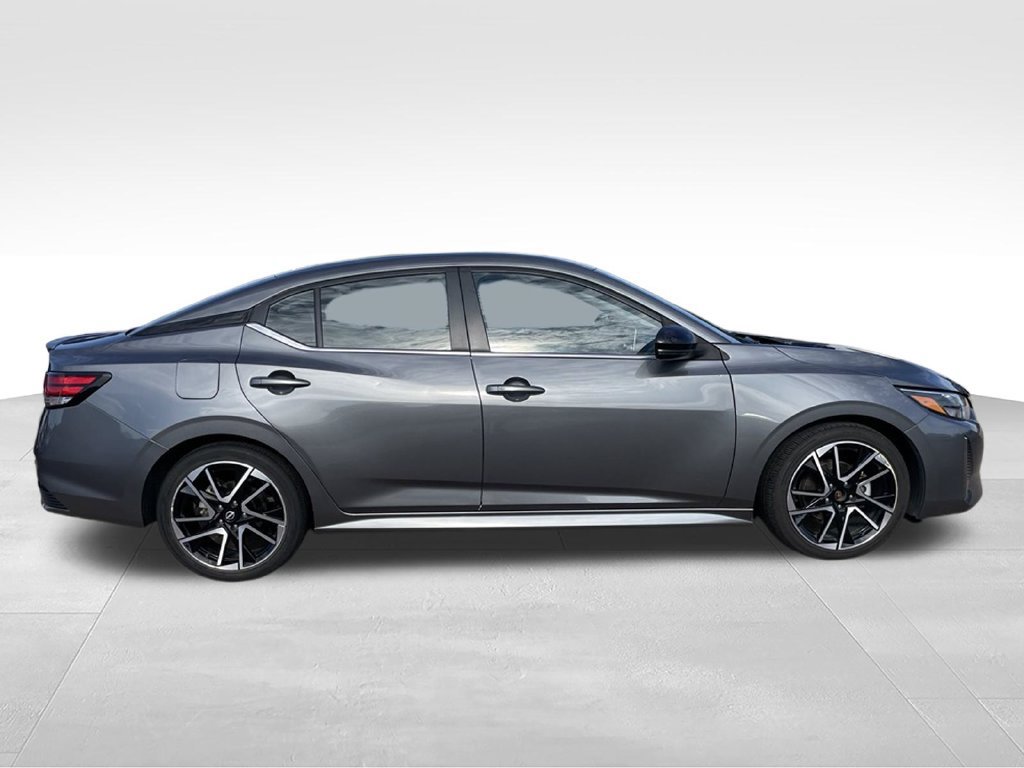 Used 2025 Nissan Sentra SR FWD image 24