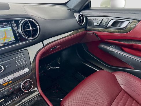 Used 2018 Mercedes-Benz SL 550 image 24