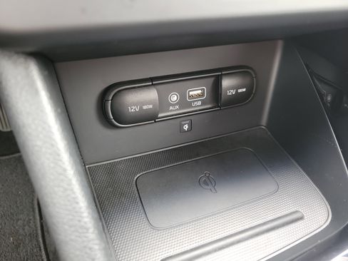 Used 2018 Kia Niro Touring FWD image 36