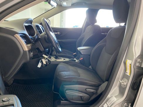 Used 2015 Jeep Cherokee Latitude w/ Cold Weather Group image 5