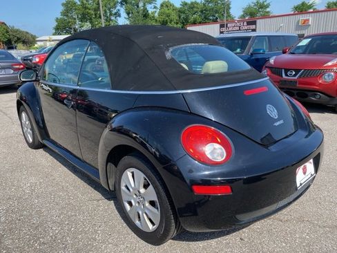 Used 2009 Volkswagen Beetle S image 4