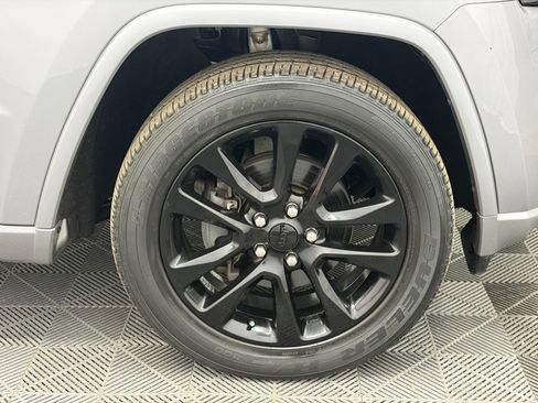 Used 2019 Jeep Grand Cherokee Altitude AWD/4WD image 33