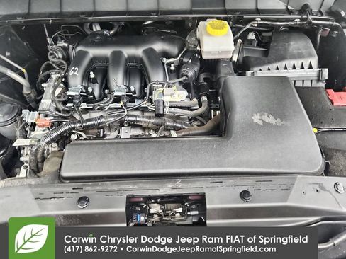 Used 2025 Nissan Pathfinder SV FWD image 33