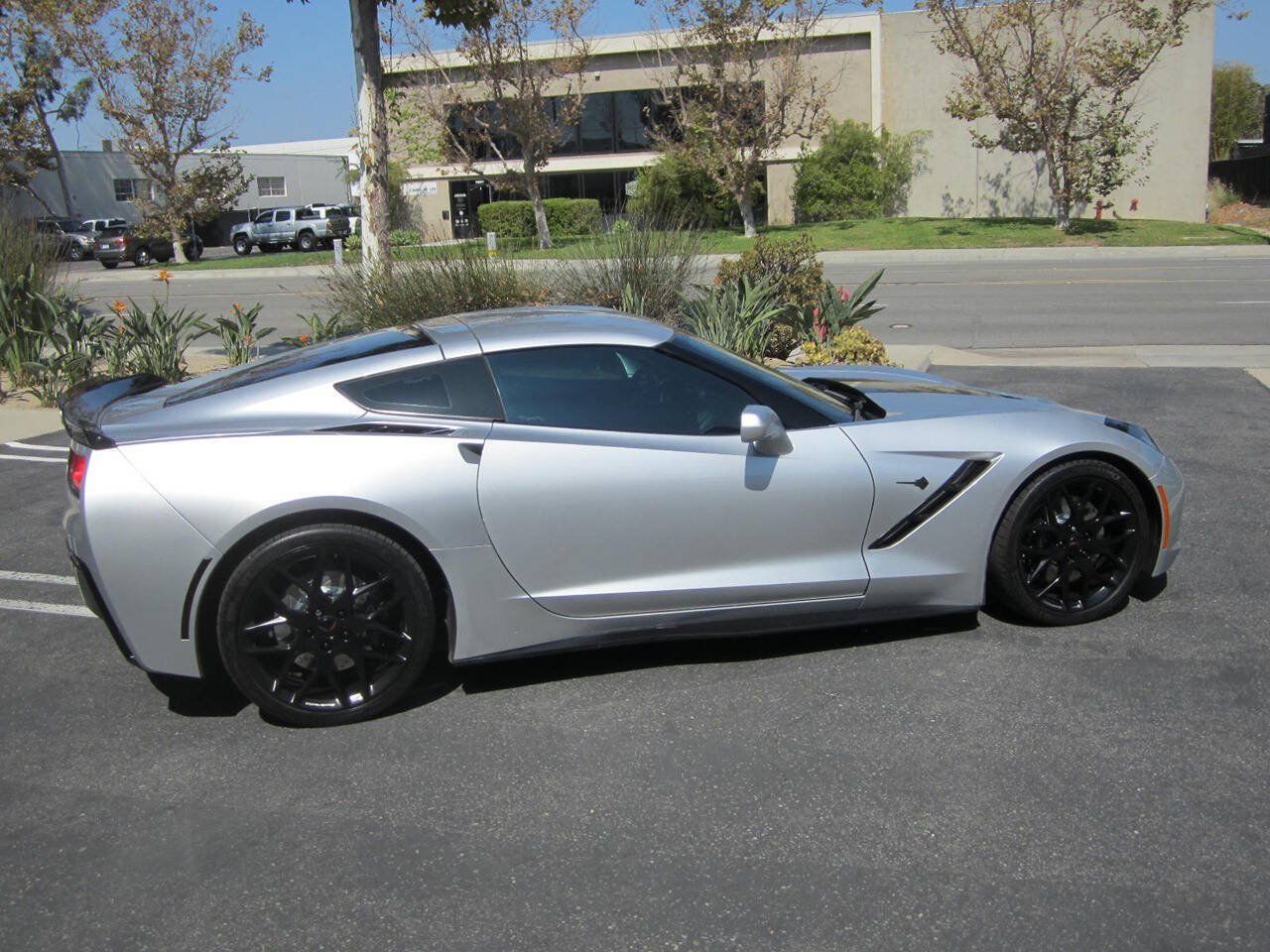 Used 2019 Chevrolet Corvette Stingray Coupe RWD image 2