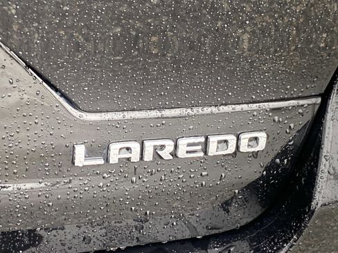 Used 2023 Jeep Grand Cherokee Laredo image 26