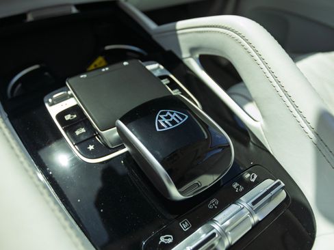Used 2024 Mercedes-Benz Maybach GLS 600 4MATIC image 43