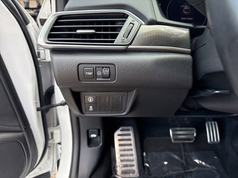 Used 2018 Honda Accord Sport image 27