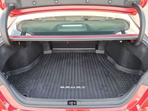 Used 2018 Toyota Camry SE w/ Moonroof Package image 30