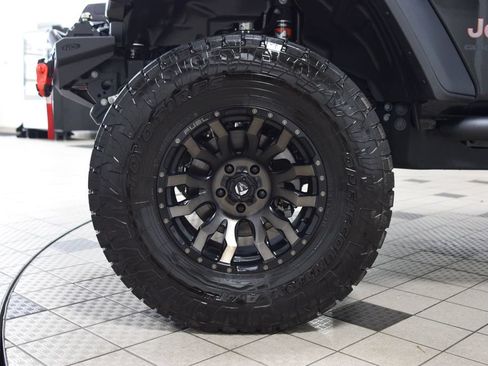 Used 2026 Jeep Gladiator Mojave w/ Safety Group AWD/4WD image 25