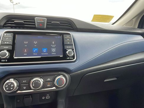 Used 2023 Nissan Versa SV FWD image 11