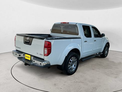 Used 2013 Nissan Frontier SL w/ Moonroof Pkg AWD/4WD image 5
