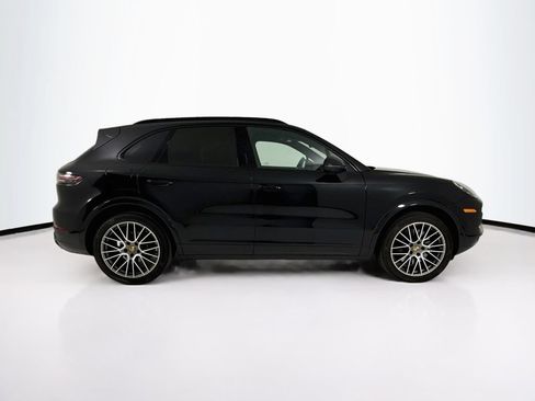 Certified 2023 Porsche Cayenne Platinum Edition AWD/4WD image 8