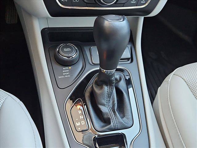 Used 2022 Jeep Cherokee Limited AWD/4WD image 10