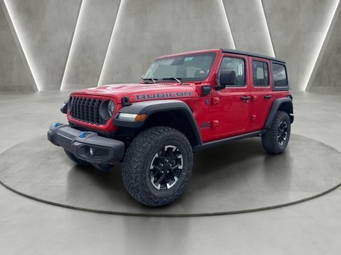 Used 2025 Jeep Wrangler Unlimited Rubicon 4xe w/ Convenience Group AWD/4WD image 3