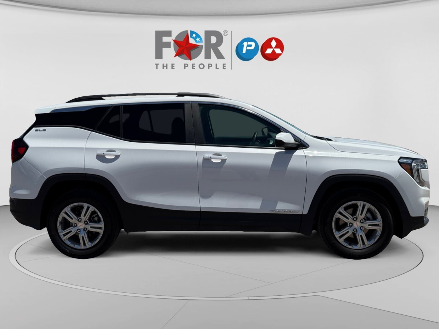Used 2024 GMC Terrain SLE w/ Driver Convenience Package FWD image 6