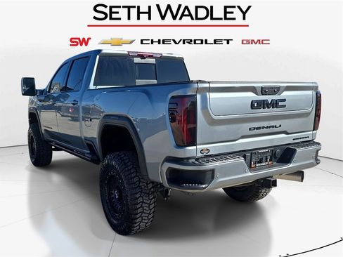 Used 2024 GMC Sierra 2500 Denali Ultimate image 5