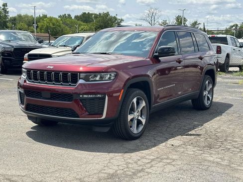 Used 2026 Jeep Grand Cherokee L Limited AWD/4WD image 7