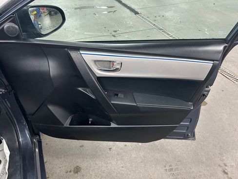 Used 2015 Toyota Corolla LE image 26