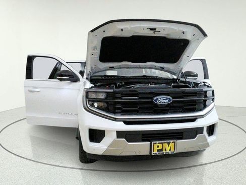 Used 2025 Ford Expedition Max Platinum AWD/4WD image 12