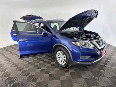 Used 2018 Nissan Rogue SV w/ Sun & Sound Touring Package AWD/4WD image 12