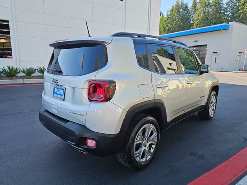 Used 2019 Jeep Renegade Limited w/ UConnect 8.4 Nav Group AWD/4WD image 7