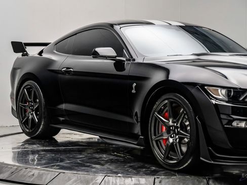 Used 2021 Ford Mustang Shelby GT500 w/ Carbon Fiber Track Pack image 33