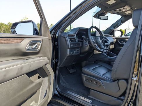 Used 2024 Chevrolet Tahoe Z71 w/ Luxury Package AWD/4WD image 40