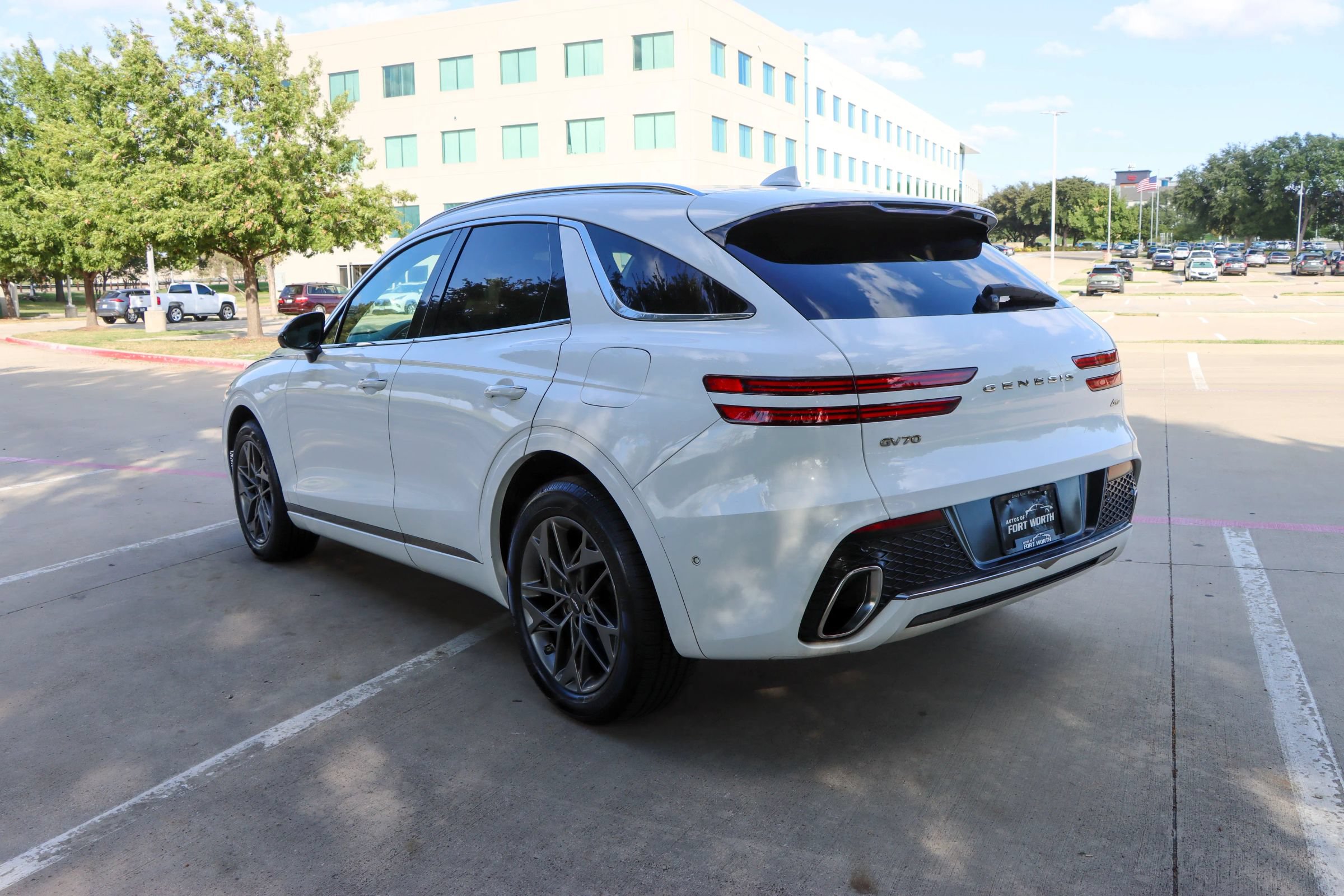 Used 2022 Genesis GV70 2.5T w/ Advanced Package AWD/4WD image 5